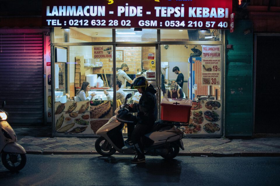 Lahmucan en pide in Istanbul